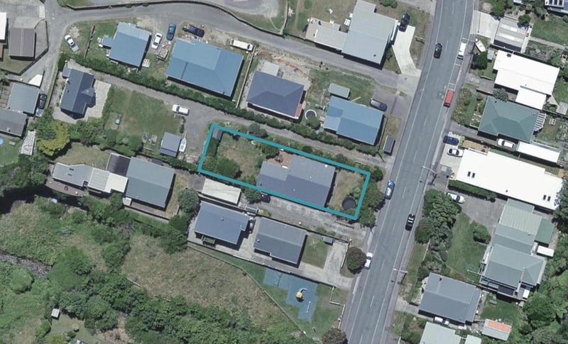 27 Happy Valley Road, Owhiro Bay, Wellington - Carousel 1