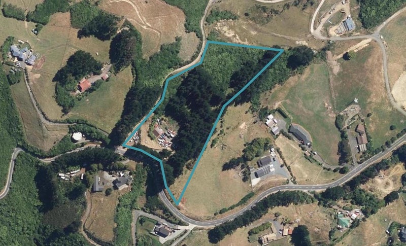 116 Sweetacres Drive, Belmont, Lower Hutt - Carousel 1