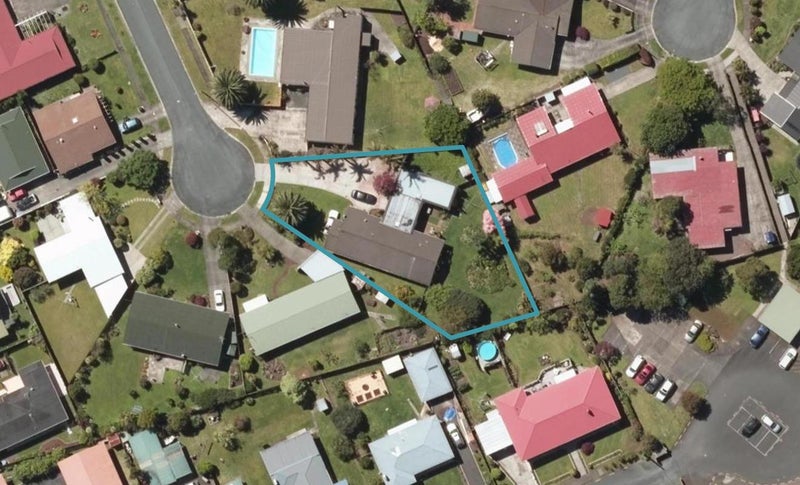 11 Windsor Avenue, Kamo, Whangarei - Carousel 1