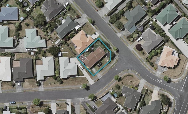 2 Sunburst Court, Paraparaumu Beach, Paraparaumu - Carousel 1