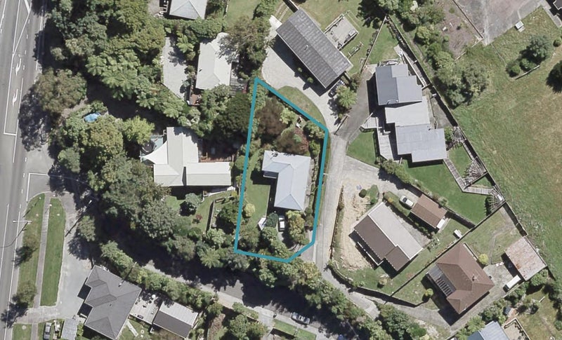 3 Vista Crescent, Maoribank, Upper Hutt - Carousel 1