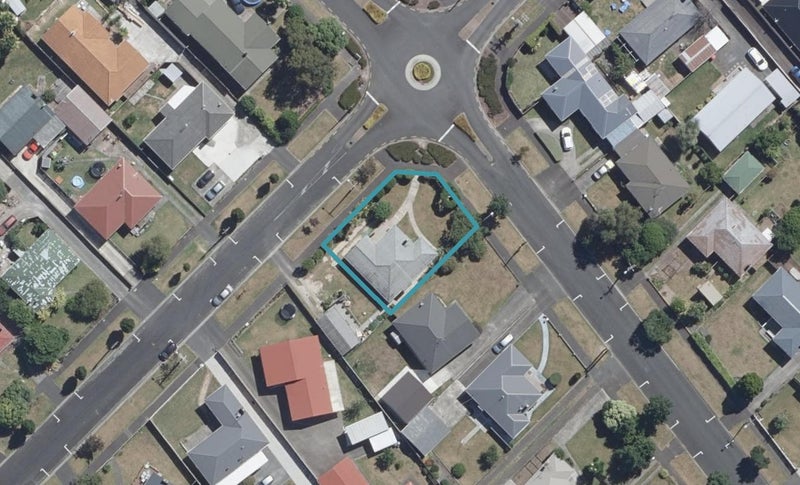 19 Forsyth Street, St Andrews, Hamilton - Carousel 1