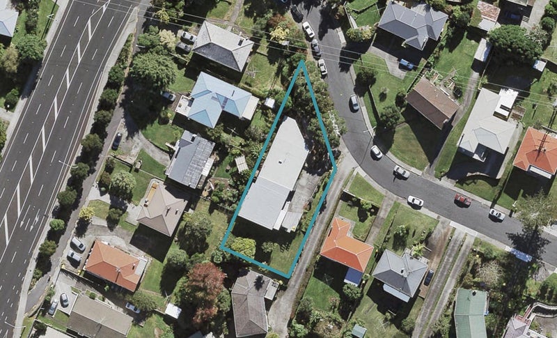 1/3 Camelot Place, Glenfield, Auckland - Carousel 1