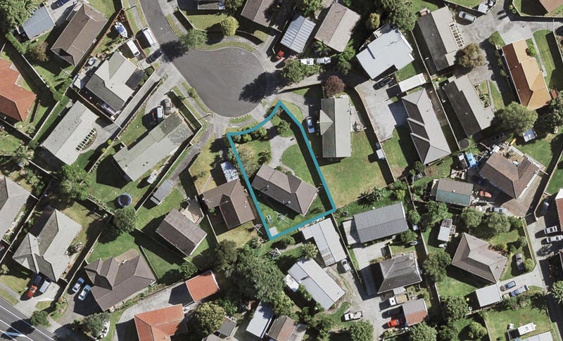 13 Zurich Place, Weymouth, Auckland - Carousel 1