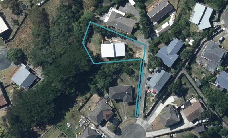 33 Spur Grove, Titahi Bay, Porirua - Carousel 1