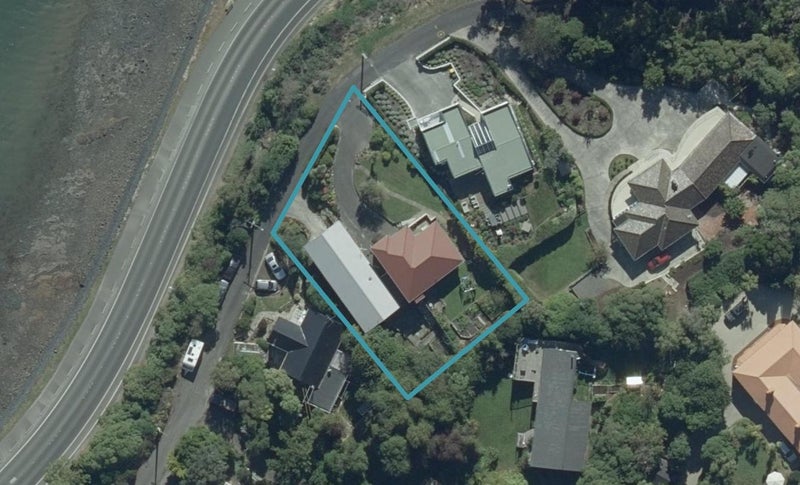 17A Marine Parade, Macandrew Bay, Dunedin - Carousel 1