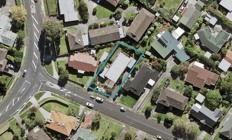 2/51 Littlejohn Street, Hillsborough, Auckland - Carousel 1