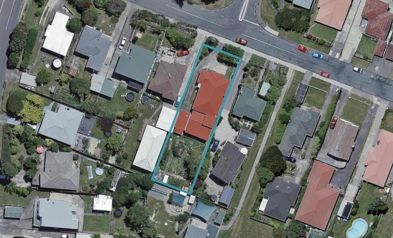 10 Mexted Terrace, Tawa, Wellington - Carousel 1
