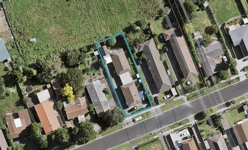 2/18 Berwyn Avenue, Takanini, Auckland - Carousel 1