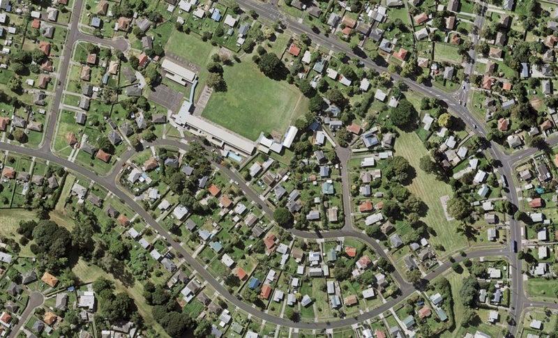 11/12 Taratoa Street, Point England, Auckland - Carousel 1