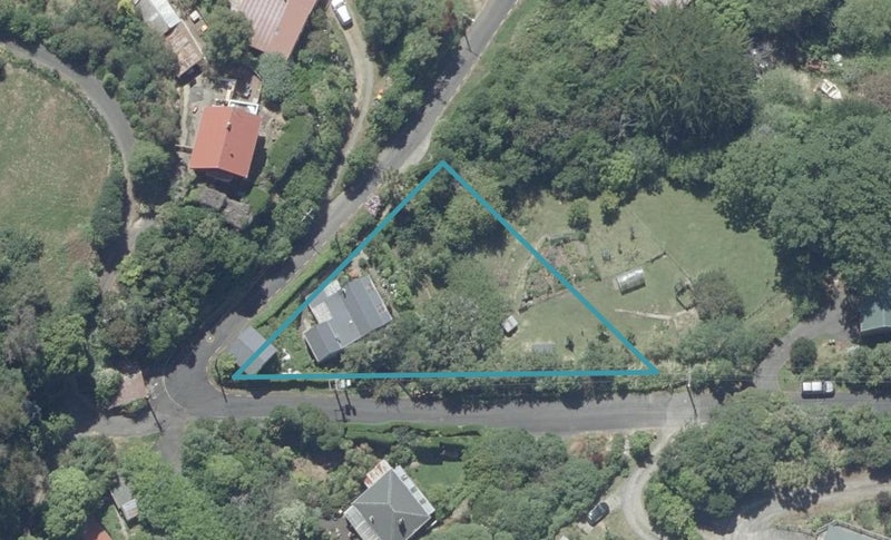 27 Coombe Hay Terrace, Careys Bay, Port Chalmers - Carousel 1