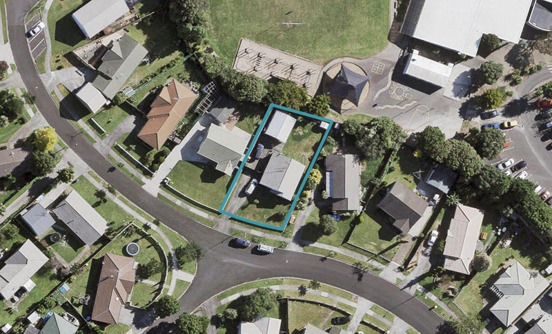 13 Randwick Place, Randwick Park, Auckland - Carousel 1