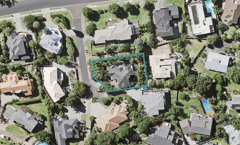 6 Adelie Place, Murrays Bay, Auckland - Carousel 1