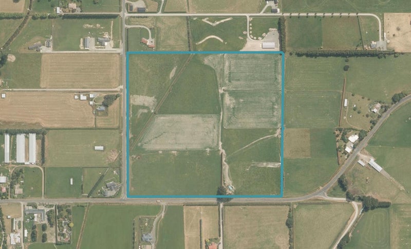 143 Gap, WINTON, Winton - Carousel 1