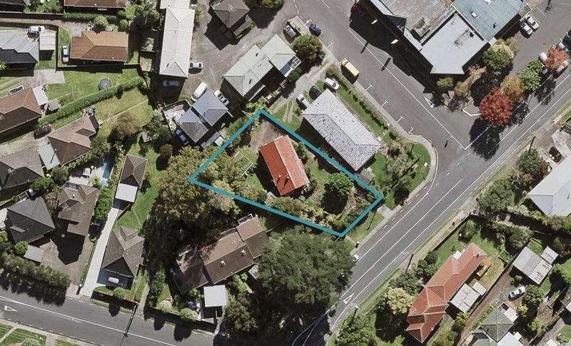 4 College Road, Northcote, Auckland - Carousel 1