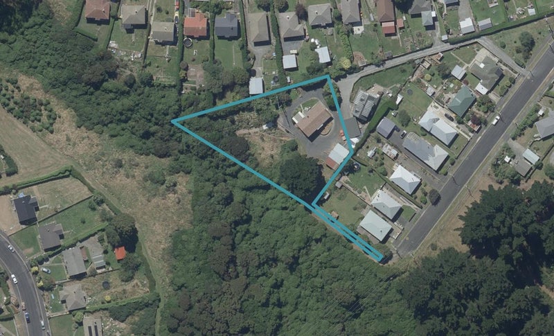 8 Tilburn Street, Halfway Bush, Dunedin - Carousel 1