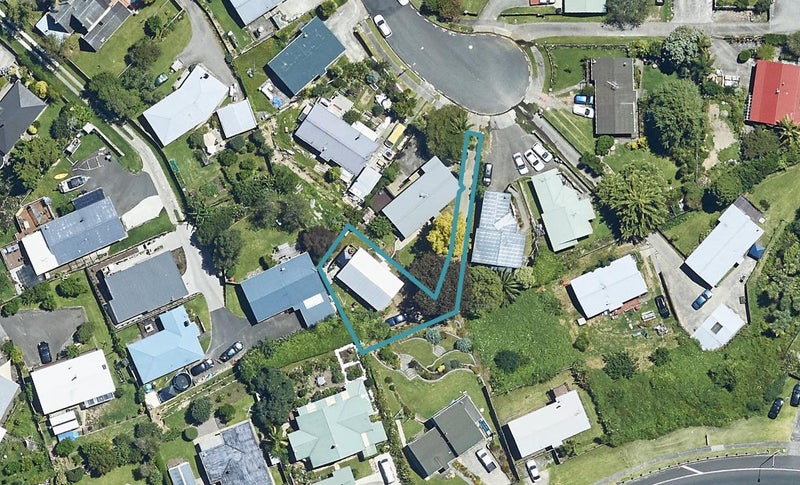 8B Luke Street, Brookfield, Tauranga - Carousel 1