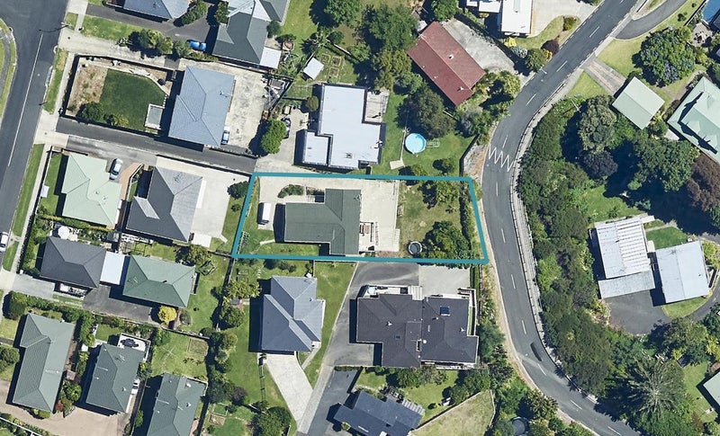 20 Whitaker Street, Otumoetai, Tauranga - Carousel 1