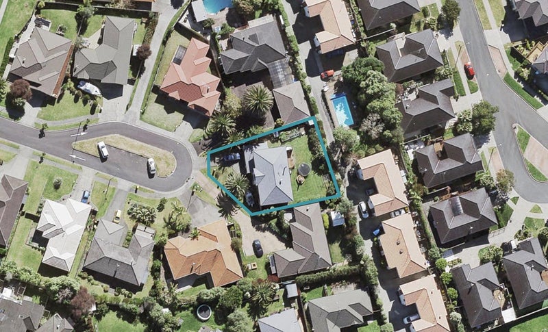 12 Louvain Place, Greenhithe, Auckland - Carousel 1