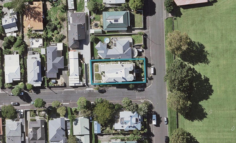 21 Cambridge Terrace, Devonport, Auckland - Carousel 1