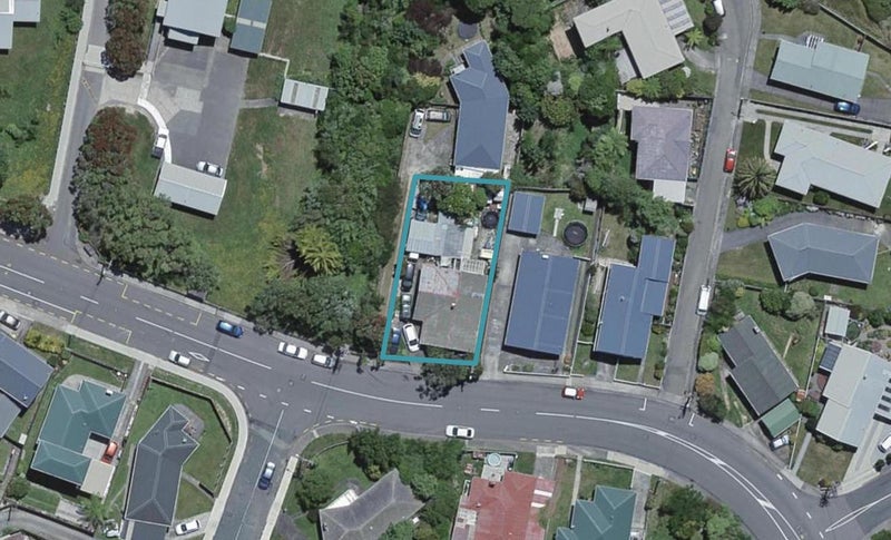 63 Beazley Avenue, Paparangi, Wellington - Carousel 1