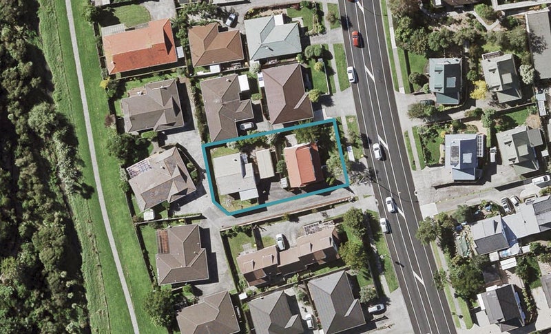 2/83 Aviemore Drive, Highland Park, Auckland - Carousel 1