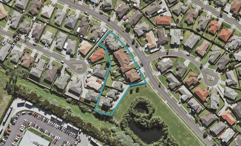 73 Naylors Drive, Mangere, Auckland - Carousel 1