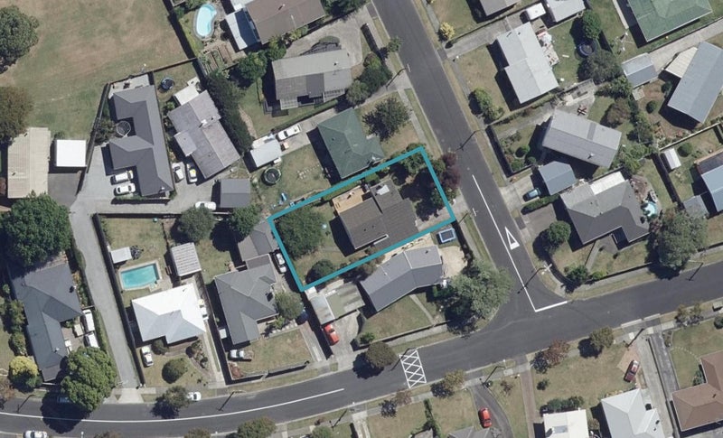 3 Paulette Place, Queenwood, Hamilton - Carousel 1