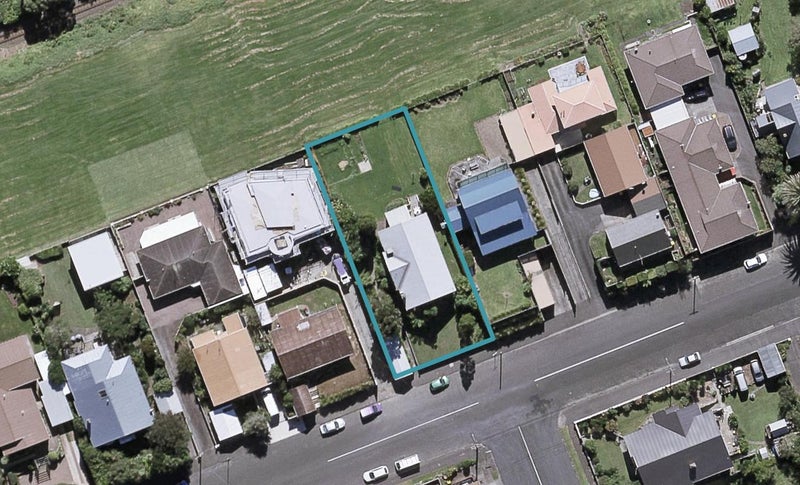 14 Birdwood Avenue, Moturoa, New Plymouth - Carousel 1