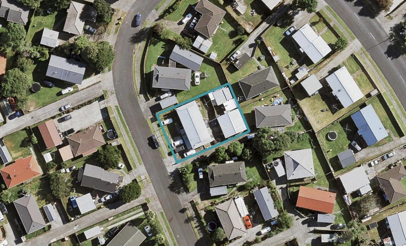 8 Dungarvon Place, Clendon Park, Auckland - Carousel 1