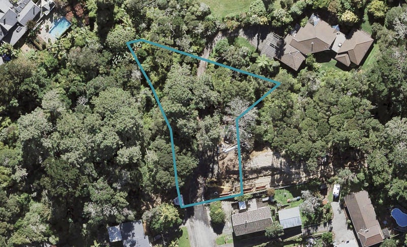 1 Happeace Lane, Titirangi, Auckland - Carousel 1