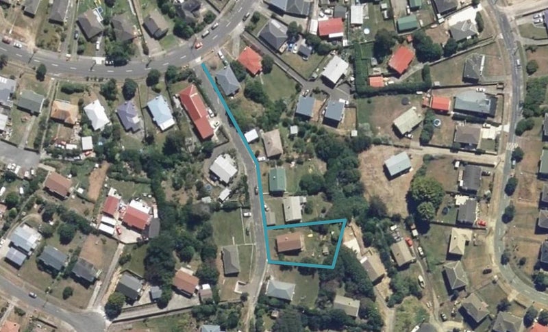 7 Roiri Way, Titahi Bay, Porirua - Carousel 1