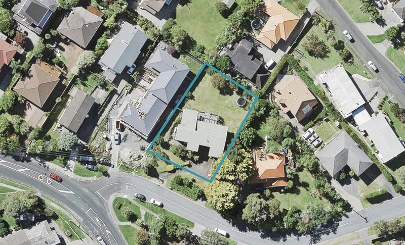 2 Brighton Terrace, Murrays Bay, Auckland - Carousel 1