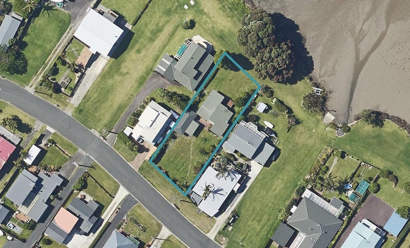 34 Roretana Drive, Athenree, Waihi Beach - Carousel 1