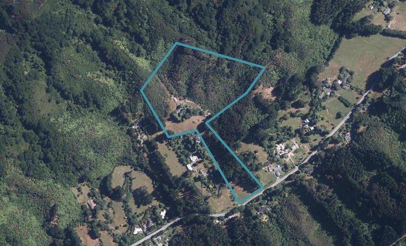 195 Moores Valley Road, Wainuiomata, Lower Hutt - Carousel 1