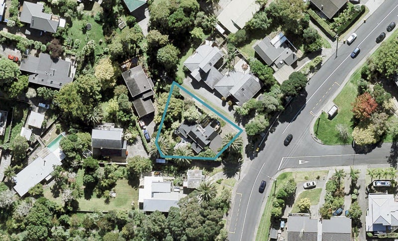 894 Beach Road, Waiake, Auckland - Carousel 1