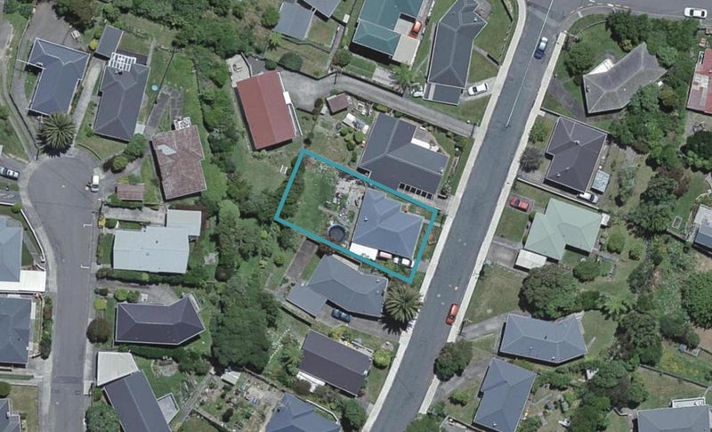 47 Catherine Crescent, Paparangi, Wellington - Carousel 1
