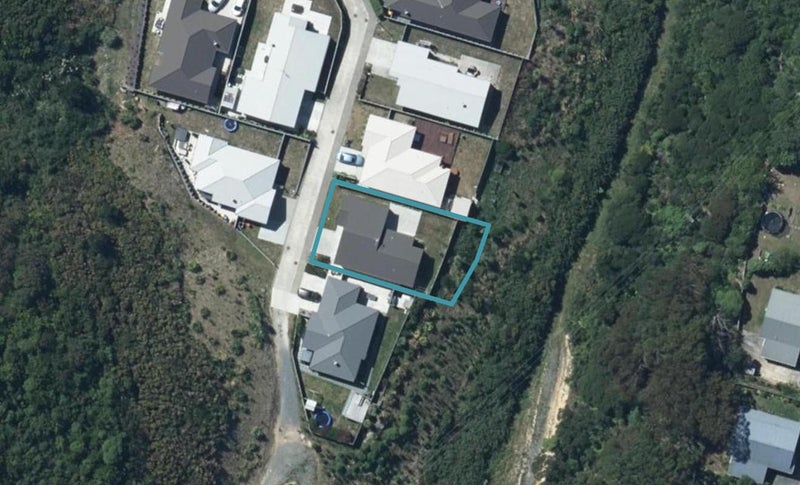 79 Staithes Drive North, Whitby, Porirua - Carousel 1