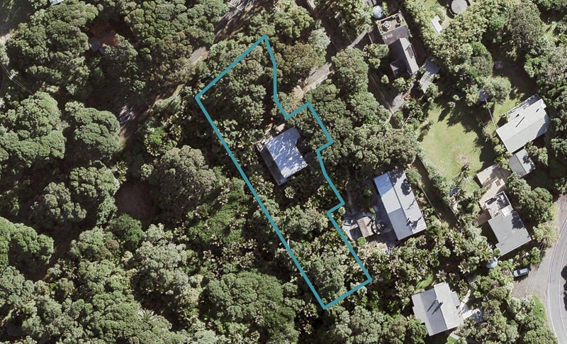 34 Beach Valley Road, New Lynn - Carousel 1