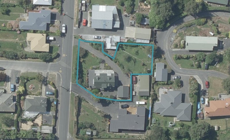 4 Owen Street, Green Island, Dunedin - Carousel 1