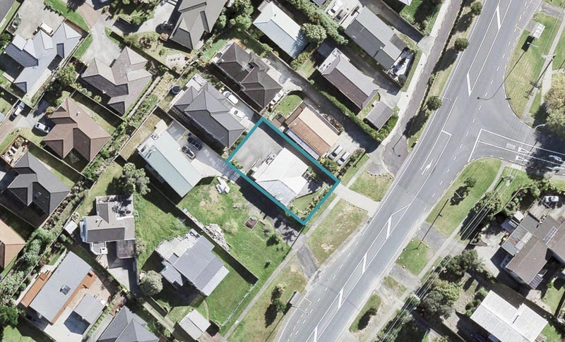 888 East Coast Road, Northcross, Auckland - Carousel 1