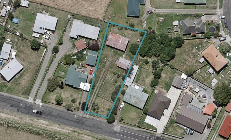 16 Lake View Road, Waipukurau, Waipukurau - Carousel 1