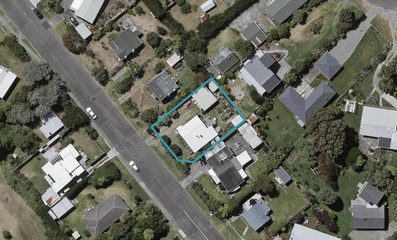 33 Waimea Road, Waikanae Beach, Waikanae - Carousel 1