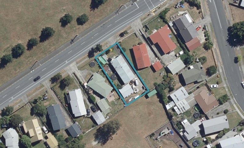 89 Collins Road, Melville, Hamilton - Carousel 1