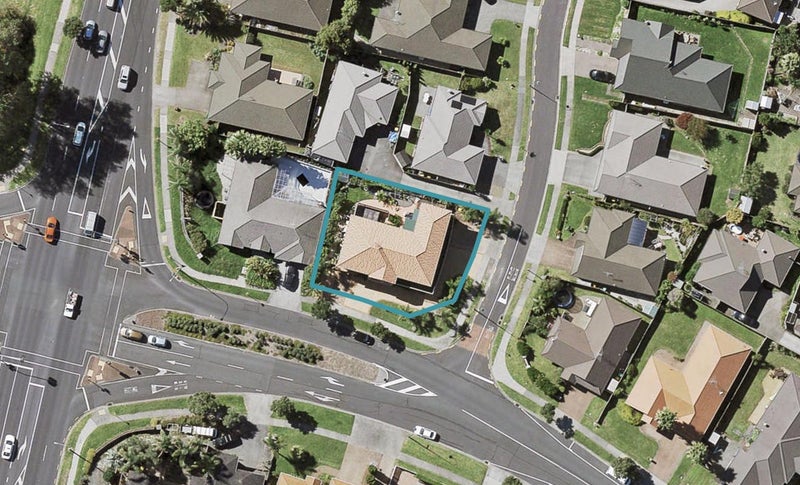2 Magee Place, East Tamaki Heights, Auckland - Carousel 1