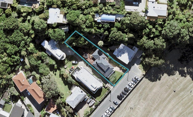34 Manly Esplanade, Browns Bay, Auckland - Carousel 1