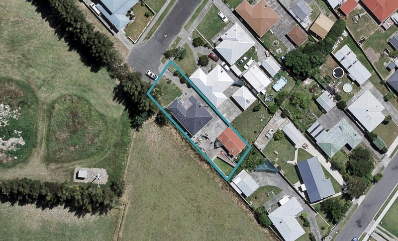 15 Hurst Avenue, Maraenui, Napier - Carousel 1