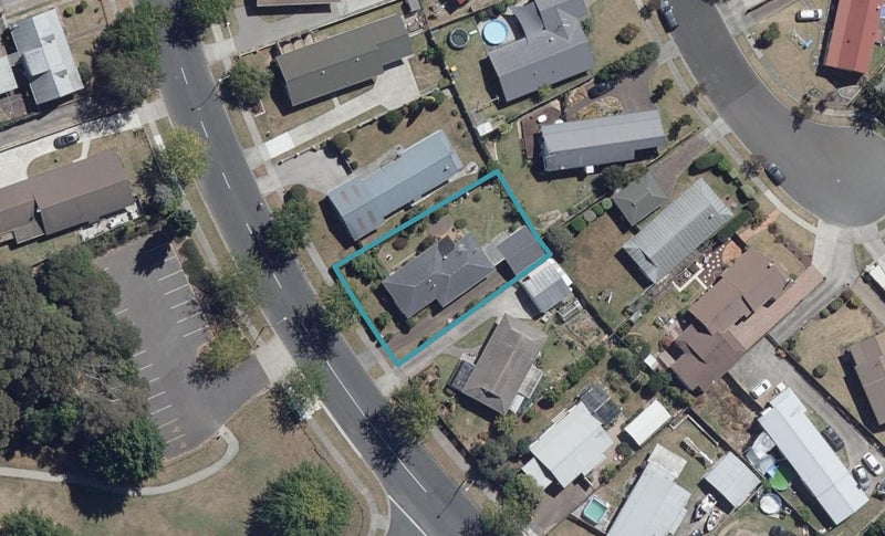 65 Waterford Road, Fitzroy, Hamilton - Carousel 1