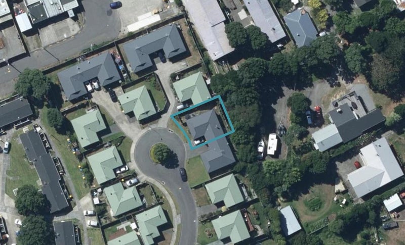 20 Pohutukawa Grove, Titahi Bay, Porirua - Carousel 1