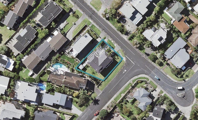 60 Seaview Road, Castor Bay, Auckland - Carousel 1